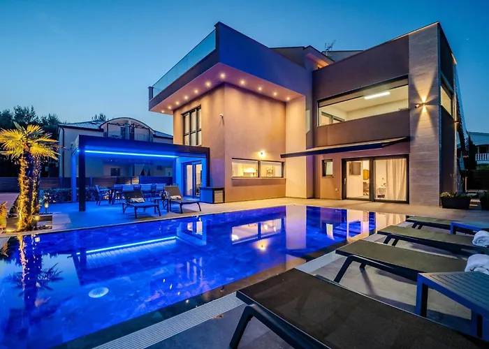 Royal 3 By Interhome Vir