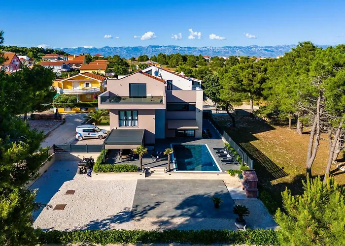 Apartment Royal 3 By Interhome Vir